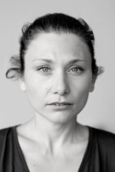 http://www.ldescognets.com/files/gimgs/th-166_CHIARA_D_ANNA_HEADSHOTS_231BW.jpg